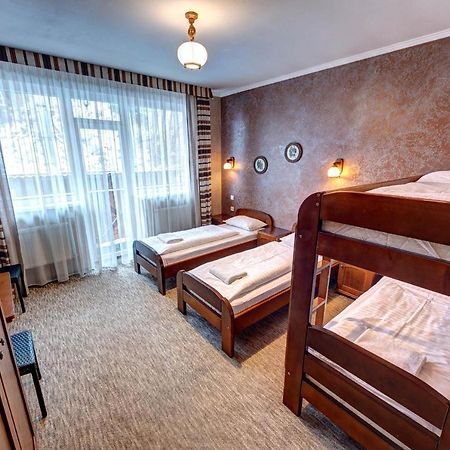 Hotel Gutsulia Boekovel Buitenkant foto