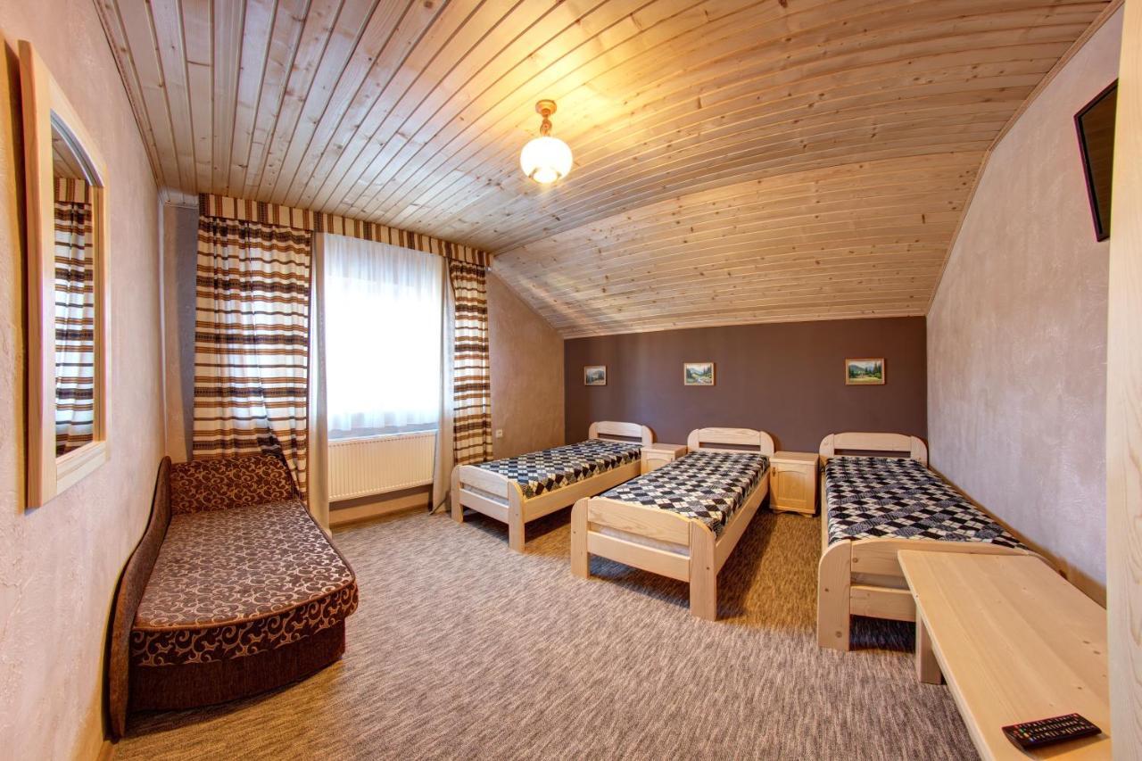 Hotel Gutsulia Boekovel Kamer foto