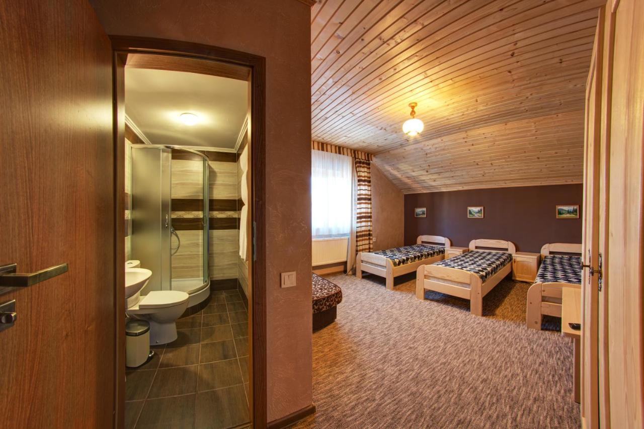 Hotel Gutsulia Boekovel Kamer foto
