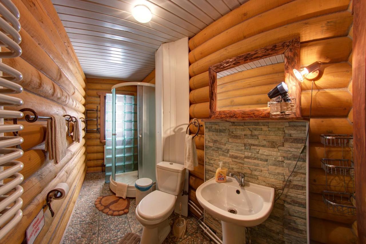 Hotel Gutsulia Boekovel Kamer foto