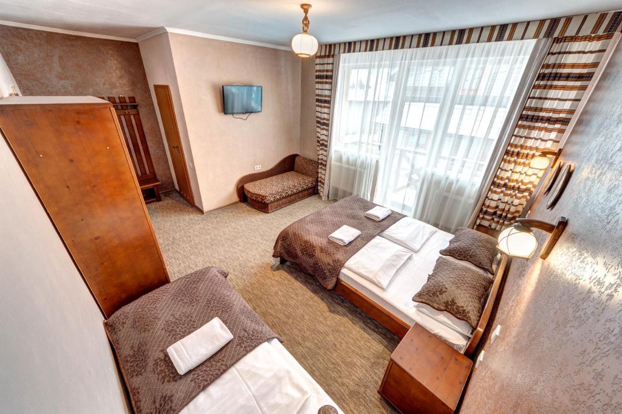 Hotel Gutsulia Boekovel Buitenkant foto